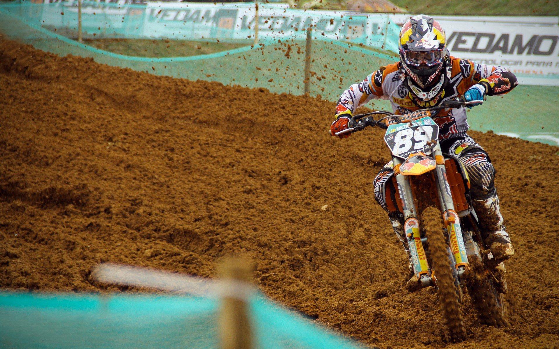 中国冰壶队世锦赛惊艳亮相 新生代选手展现强劲实力