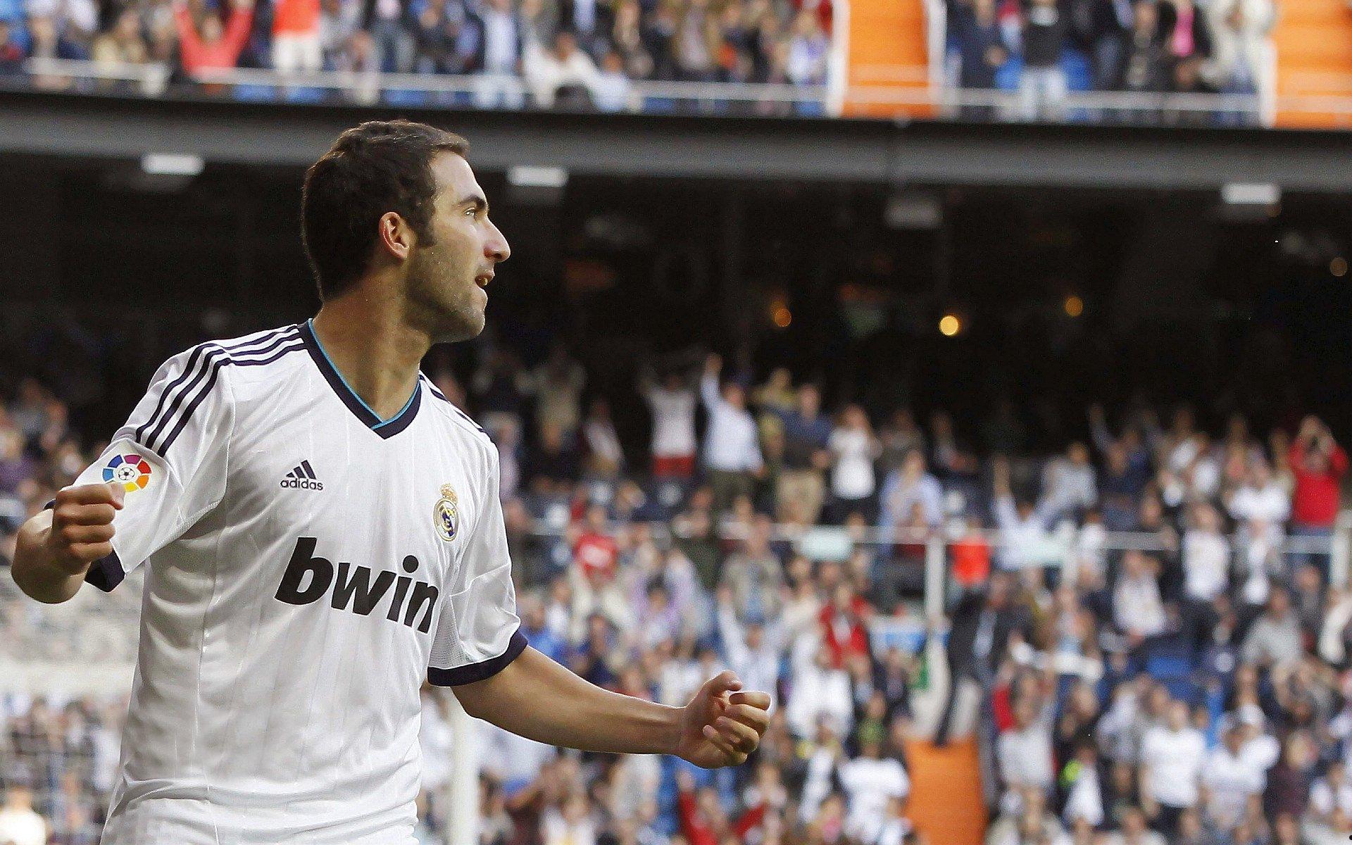 意甲争冠白热化，国际米兰紧咬尤文图斯，AC米兰伺机而动